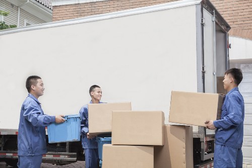 Packing boxes and protective materials for a Brompton home move